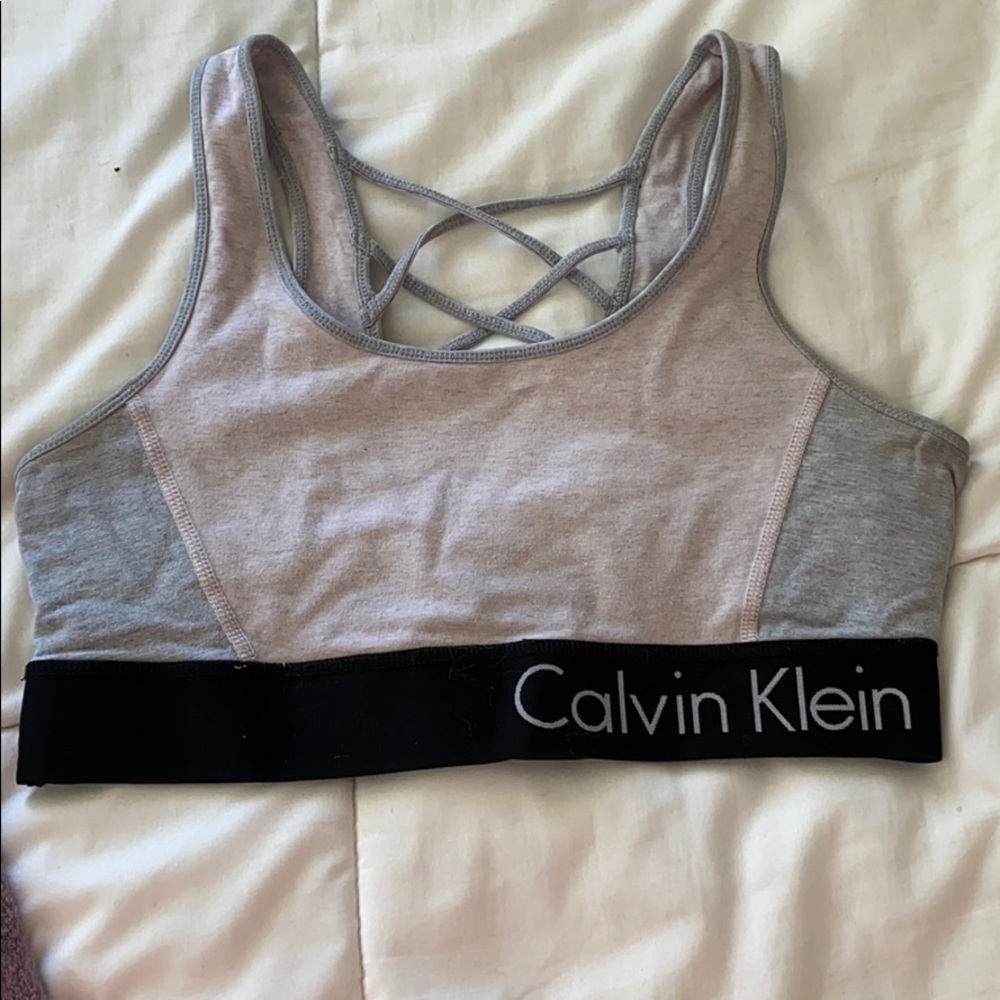 Sports bra